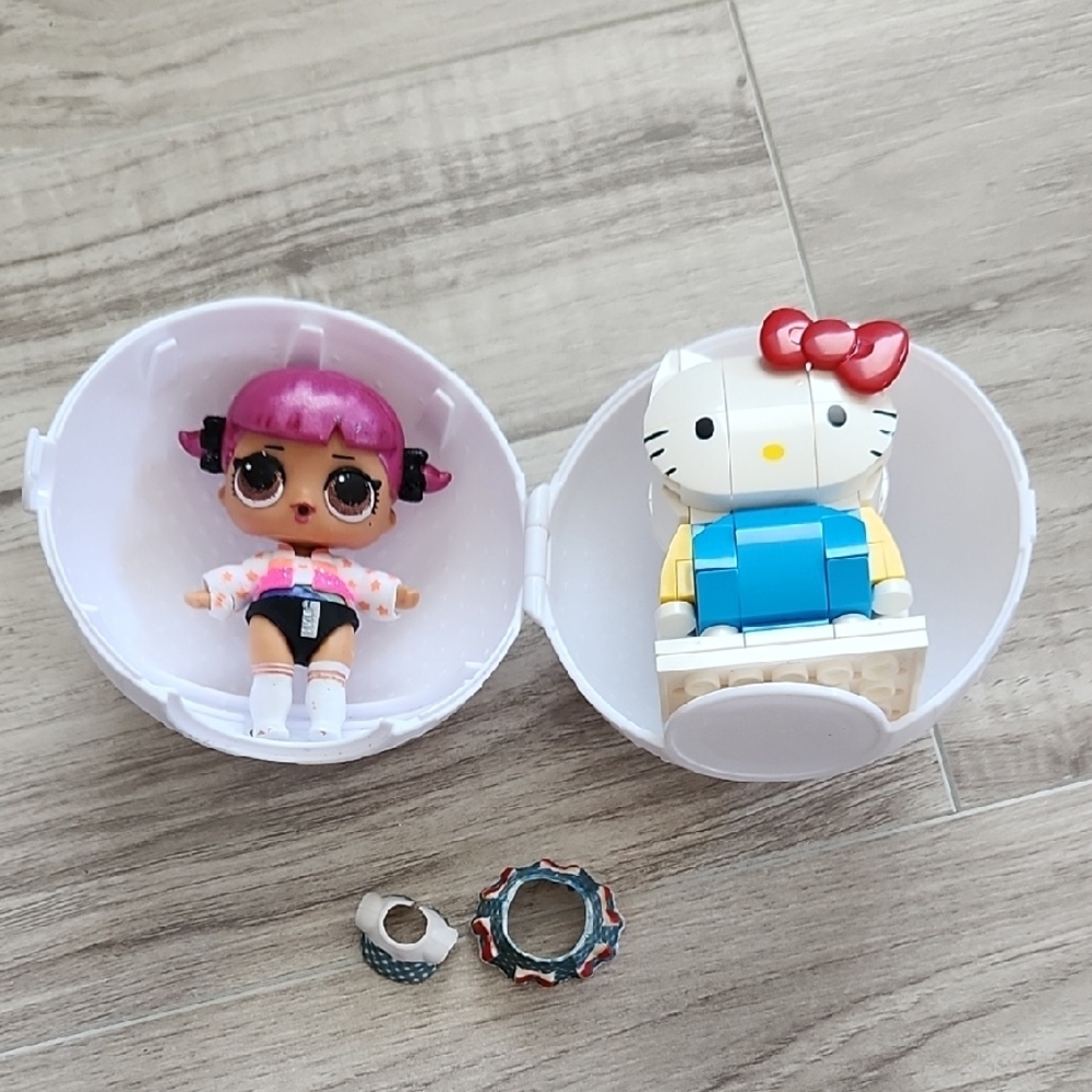 Lol Surpruse Doll Plus Free Hello Kitty Lego